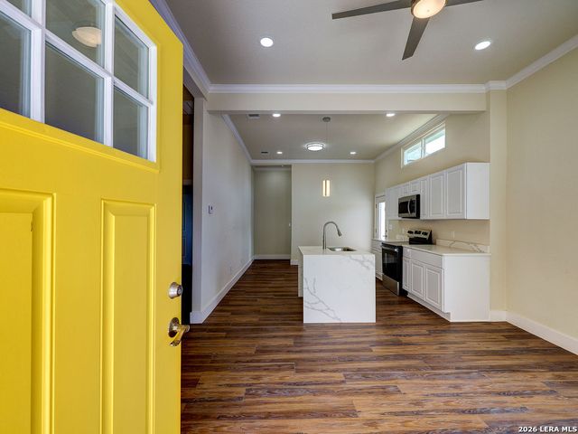 1113 Burleson, San Antonio, TX 78202