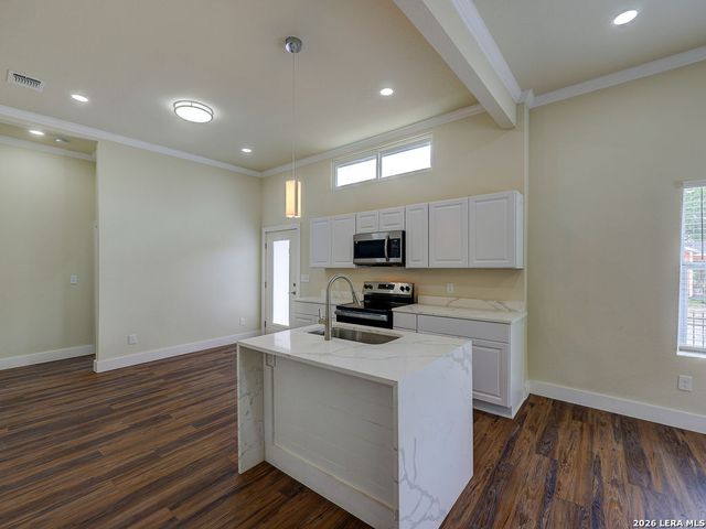 1113 Burleson, San Antonio, TX 78202