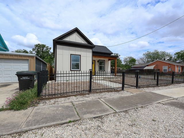 1113 Burleson, San Antonio, TX 78202