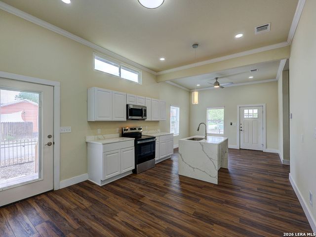 1113 Burleson, San Antonio, TX 78202