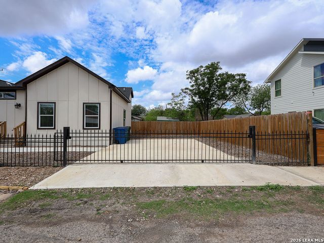 1113 Burleson, San Antonio, TX 78202