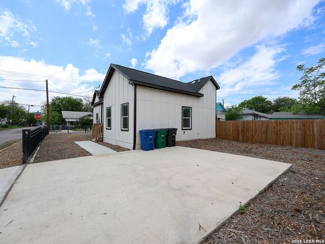 1113 Burleson, San Antonio, TX 78202