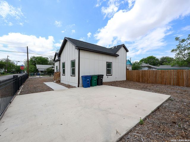 1113 Burleson, San Antonio, TX 78202