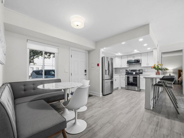 3751 S SCHOOL AVENUE 11, Sarasota, FL 34239