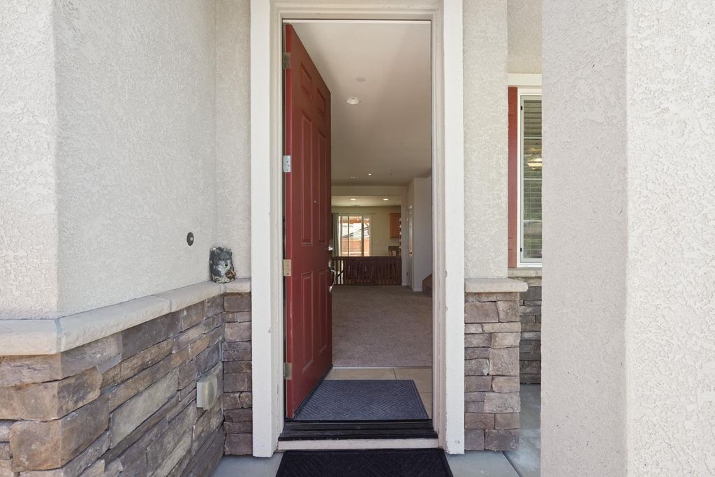 692 Arlene Ct, Galt, CA 95632