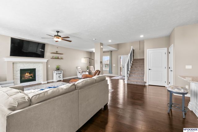 11114 Port Royal Drive, Papillion, NE 68046