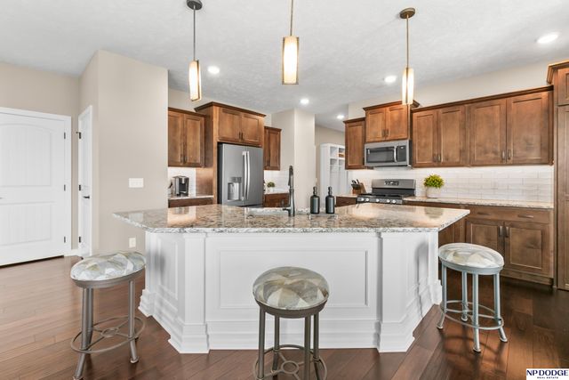 11114 Port Royal Drive, Papillion, NE 68046