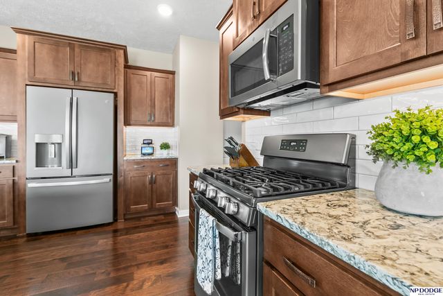 11114 Port Royal Drive, Papillion, NE 68046