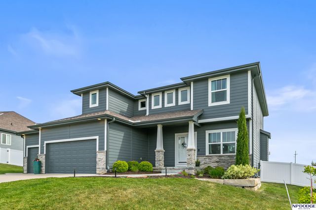 11114 Port Royal Drive, Papillion, NE 68046