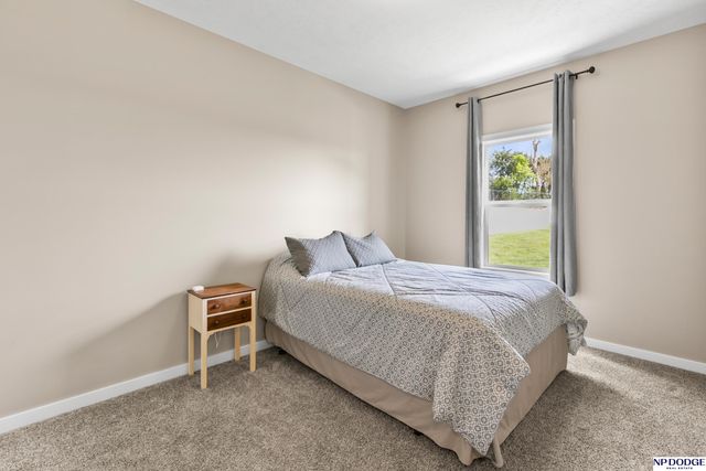 11114 Port Royal Drive, Papillion, NE 68046