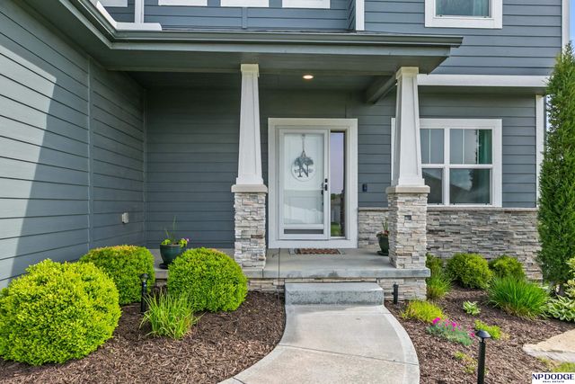 11114 Port Royal Drive, Papillion, NE 68046