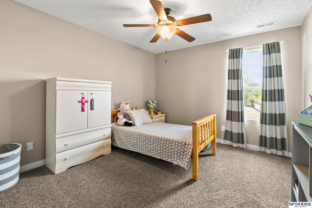 11114 Port Royal Drive, Papillion, NE 68046
