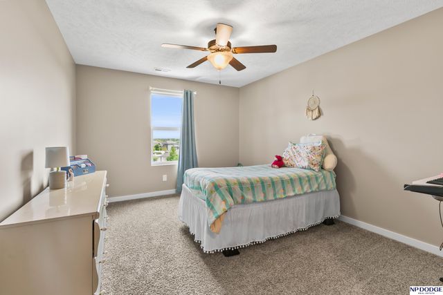 11114 Port Royal Drive, Papillion, NE 68046