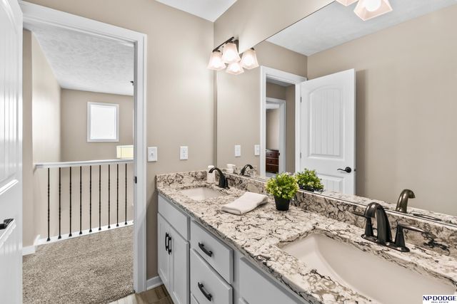 11114 Port Royal Drive, Papillion, NE 68046