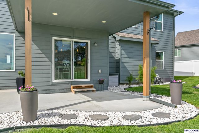 11114 Port Royal Drive, Papillion, NE 68046