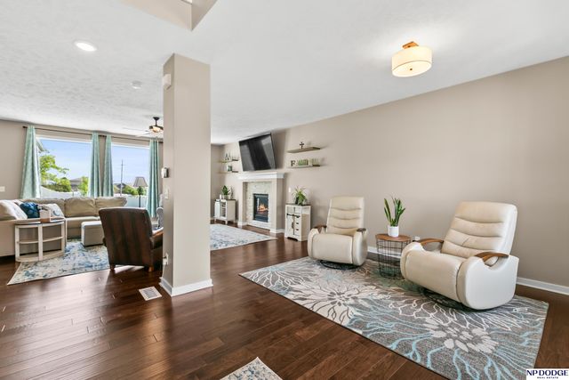 11114 Port Royal Drive, Papillion, NE 68046