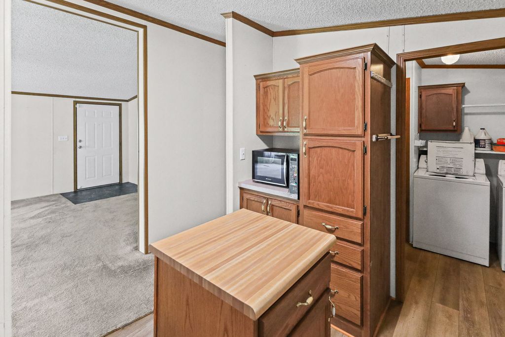 Image 33 of property listing at 4581 Hotze Road, Salem, IL 62881
