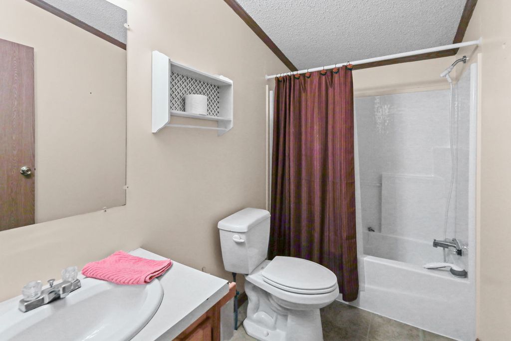 Image 35 of property listing at 4581 Hotze Road, Salem, IL 62881