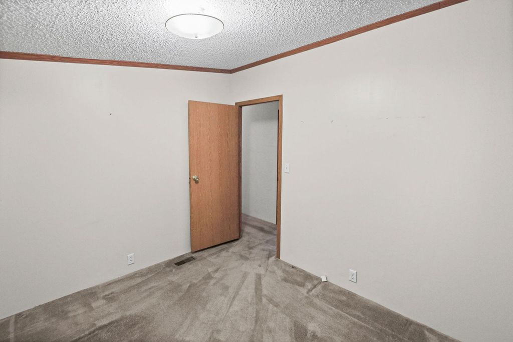 Image 40 of property listing at 4581 Hotze Road, Salem, IL 62881