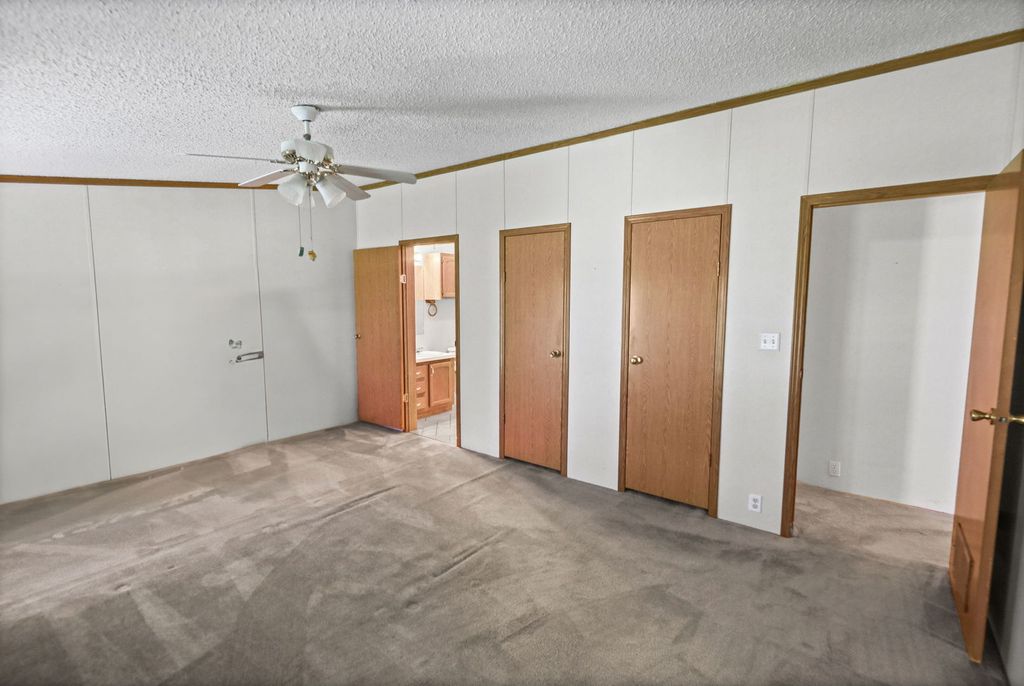 Image 43 of property listing at 4581 Hotze Road, Salem, IL 62881