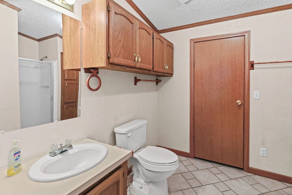 Image 46 of property listing at 4581 Hotze Road, Salem, IL 62881