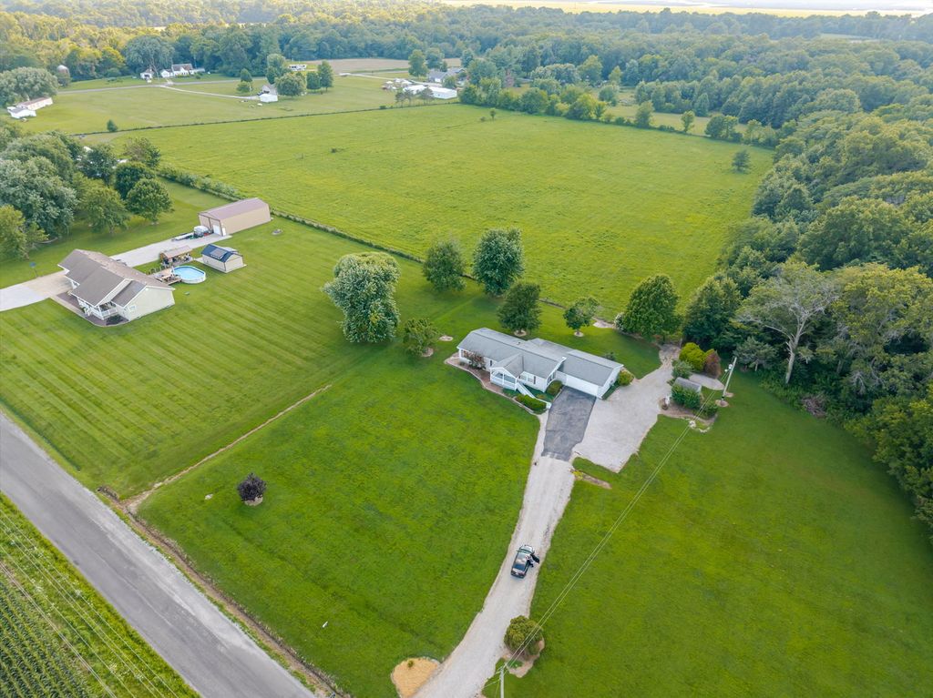 Image 48 of property listing at 4581 Hotze Road, Salem, IL 62881