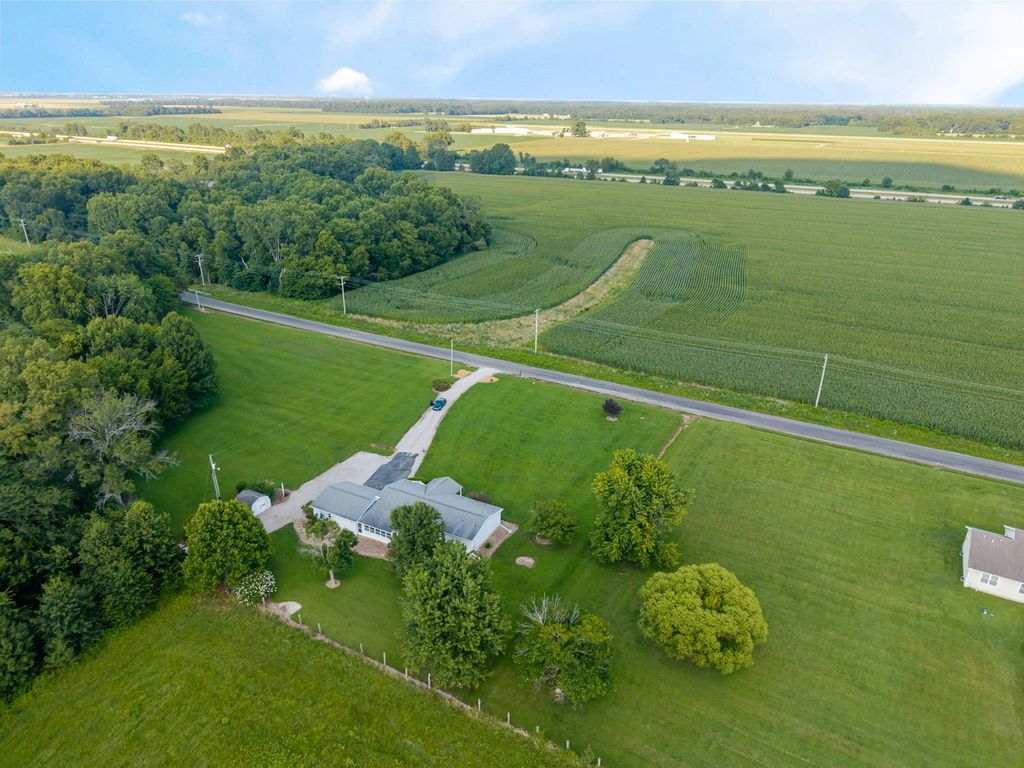 Image 49 of property listing at 4581 Hotze Road, Salem, IL 62881