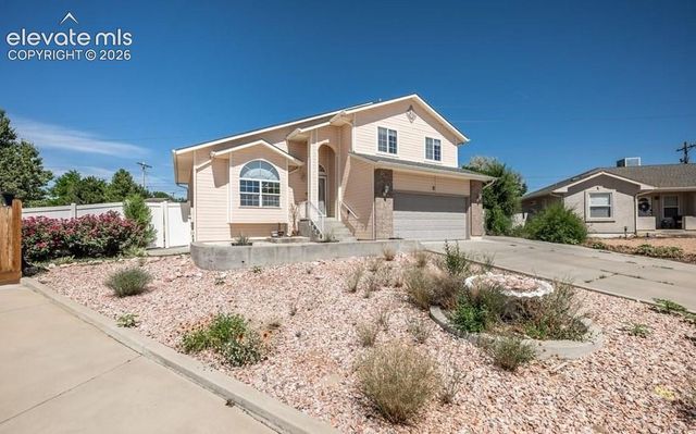 15 White Dove Court, Pueblo, CO 81001