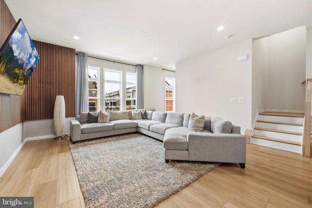 43416 GRANDMOORE ST, Ashburn, VA 20148