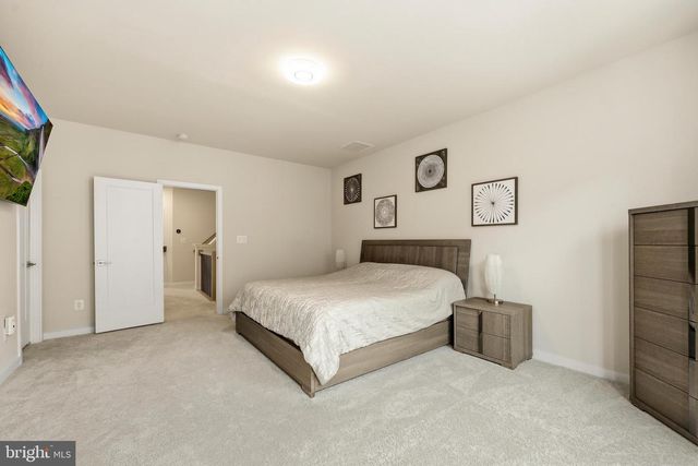 43416 GRANDMOORE ST, Ashburn, VA 20148