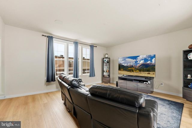 43416 GRANDMOORE ST, Ashburn, VA 20148