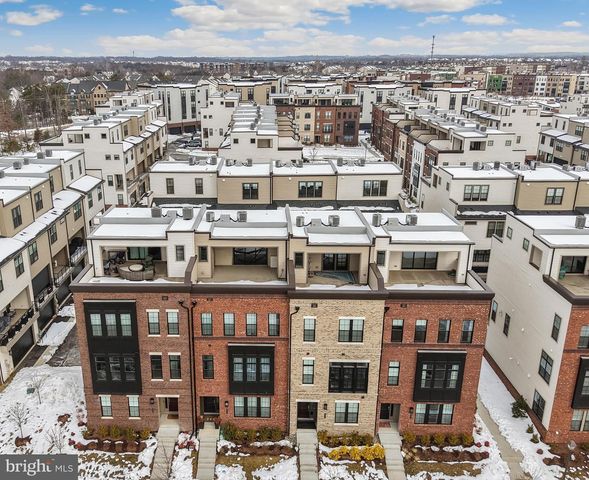 43416 GRANDMOORE ST, Ashburn, VA 20148