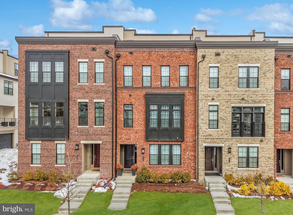 43416 GRANDMOORE ST, Ashburn, VA 20148