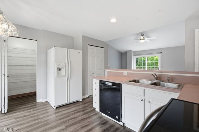 5400 & 5402 Paddy Court, New Franklin, OH 44203