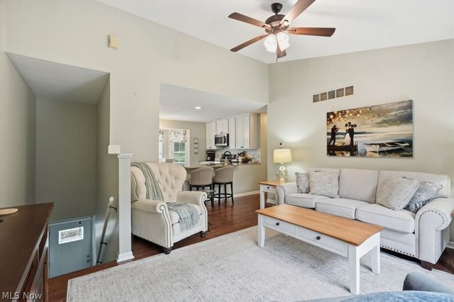 5400 & 5402 Paddy Court, New Franklin, OH 44203