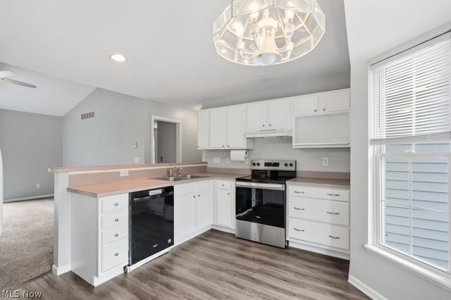 5400 & 5402 Paddy Court, New Franklin, OH 44203