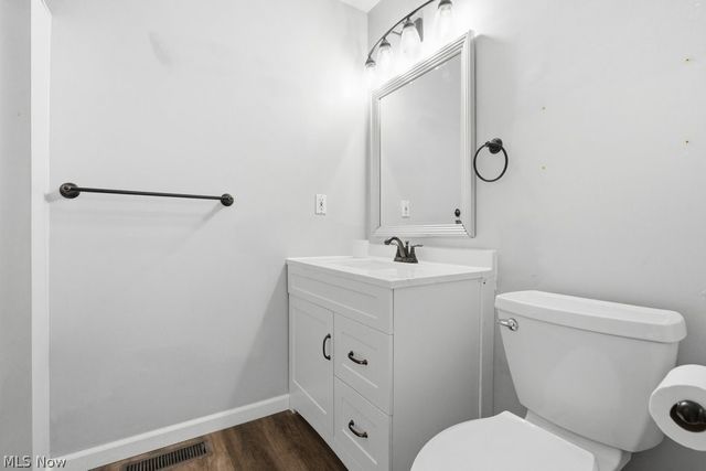 5400 & 5402 Paddy Court, New Franklin, OH 44203