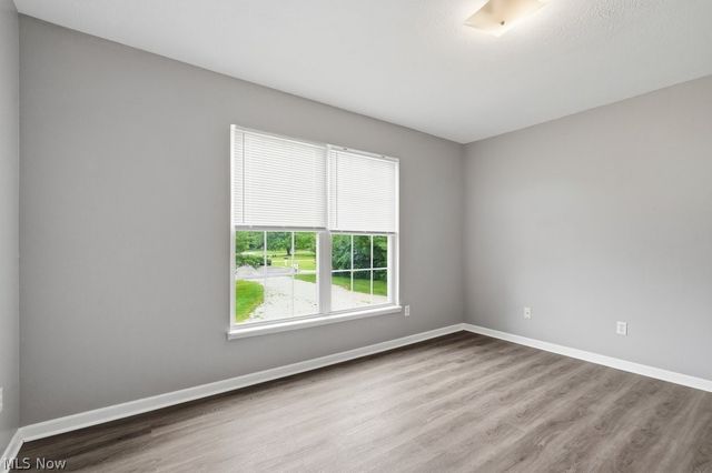 5400 & 5402 Paddy Court, New Franklin, OH 44203
