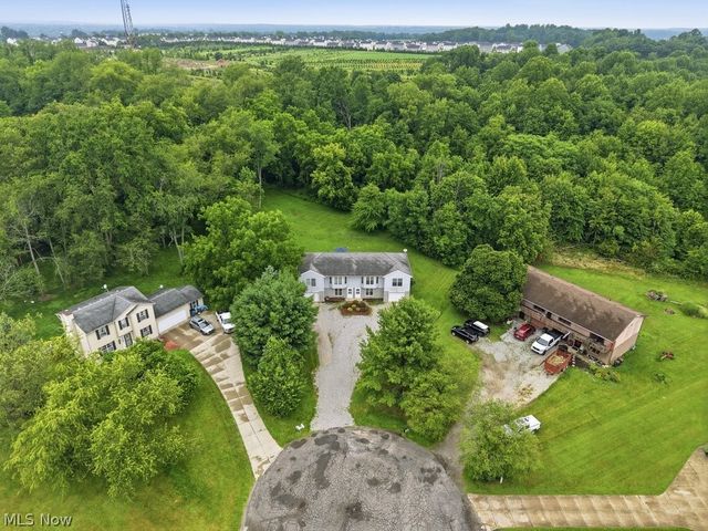 5400 & 5402 Paddy Court, New Franklin, OH 44203
