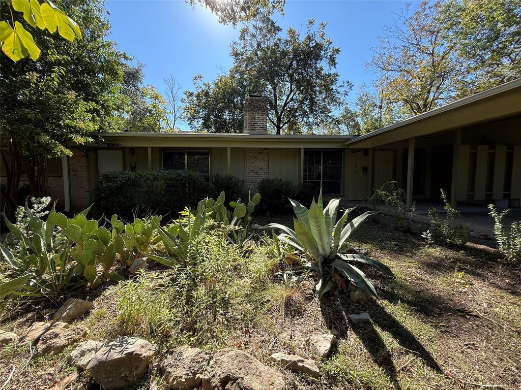 1705 Emilie LN, Austin, TX 78731