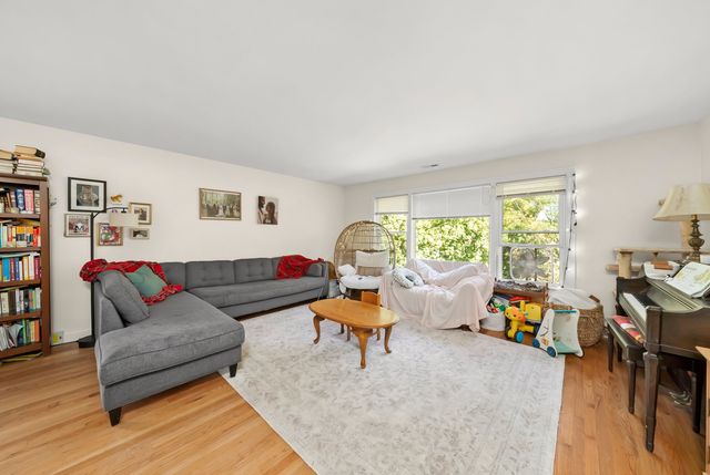 704 Florence Avenue, Evanston, IL 60202