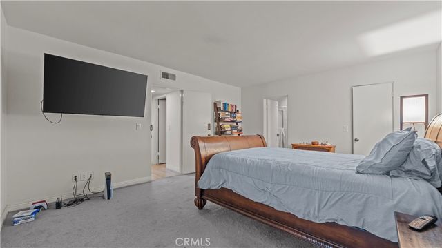 14521 Benefit St 102, Sherman Oaks, CA 91403