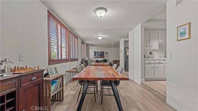 14521 Benefit St 102, Sherman Oaks, CA 91403