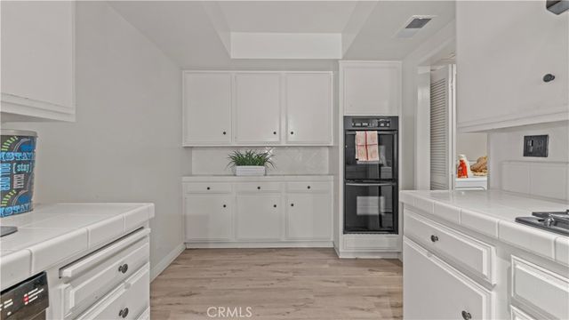 14521 Benefit St 102, Sherman Oaks, CA 91403