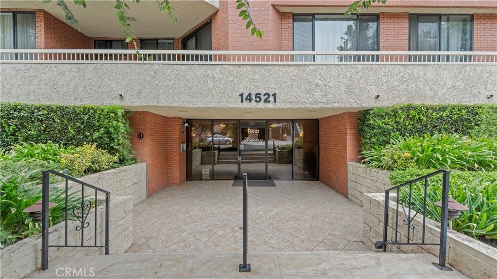 14521 Benefit St 102, Sherman Oaks, CA 91403