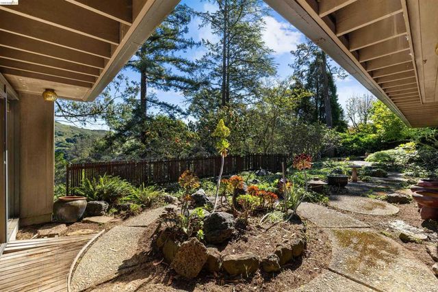 205 Lake Dr, Kensington, CA 94708