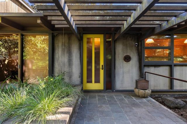 205 Lake Dr, Kensington, CA 94708