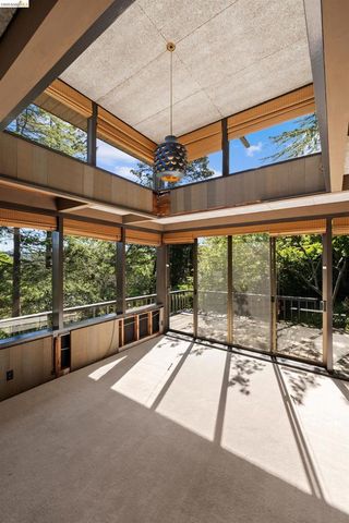 205 Lake Dr, Kensington, CA 94708