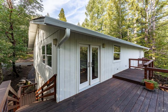 25053 Robin Cir, Willits, CA 95490