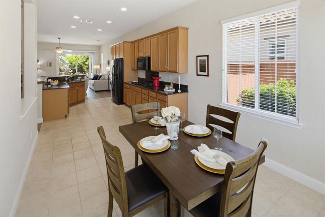 2081 Abby Gate Dr, Roseville, CA 95747